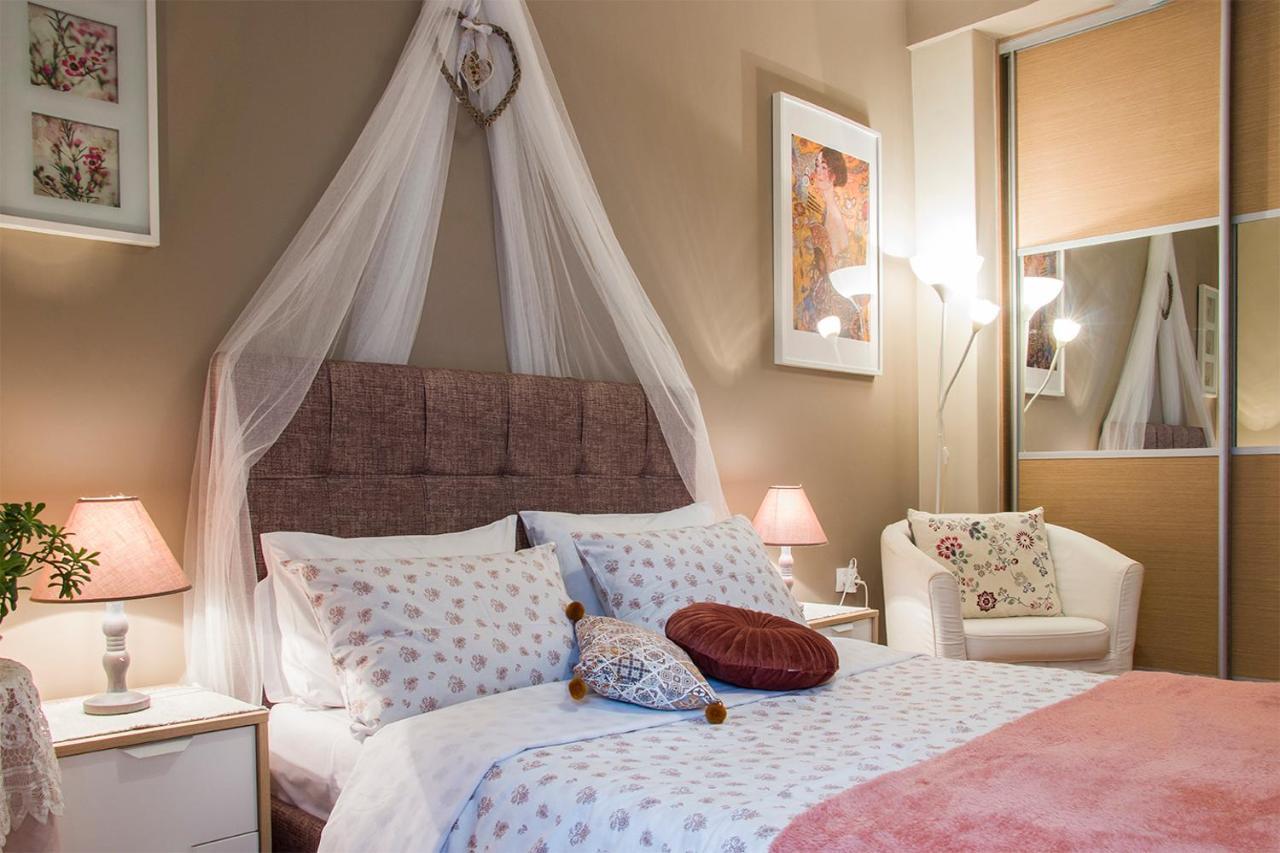 City Stay Close To The Metro A Charming Flat アテネ エクステリア 写真