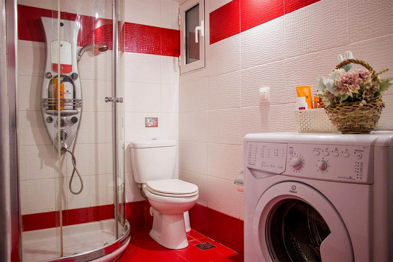 City Stay Close To The Metro A Charming Flat アテネ エクステリア 写真