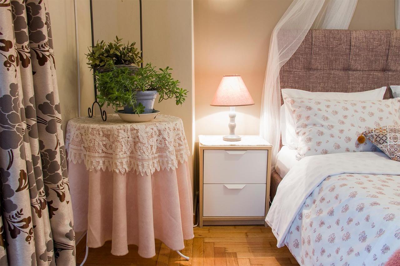 City Stay Close To The Metro A Charming Flat アテネ エクステリア 写真