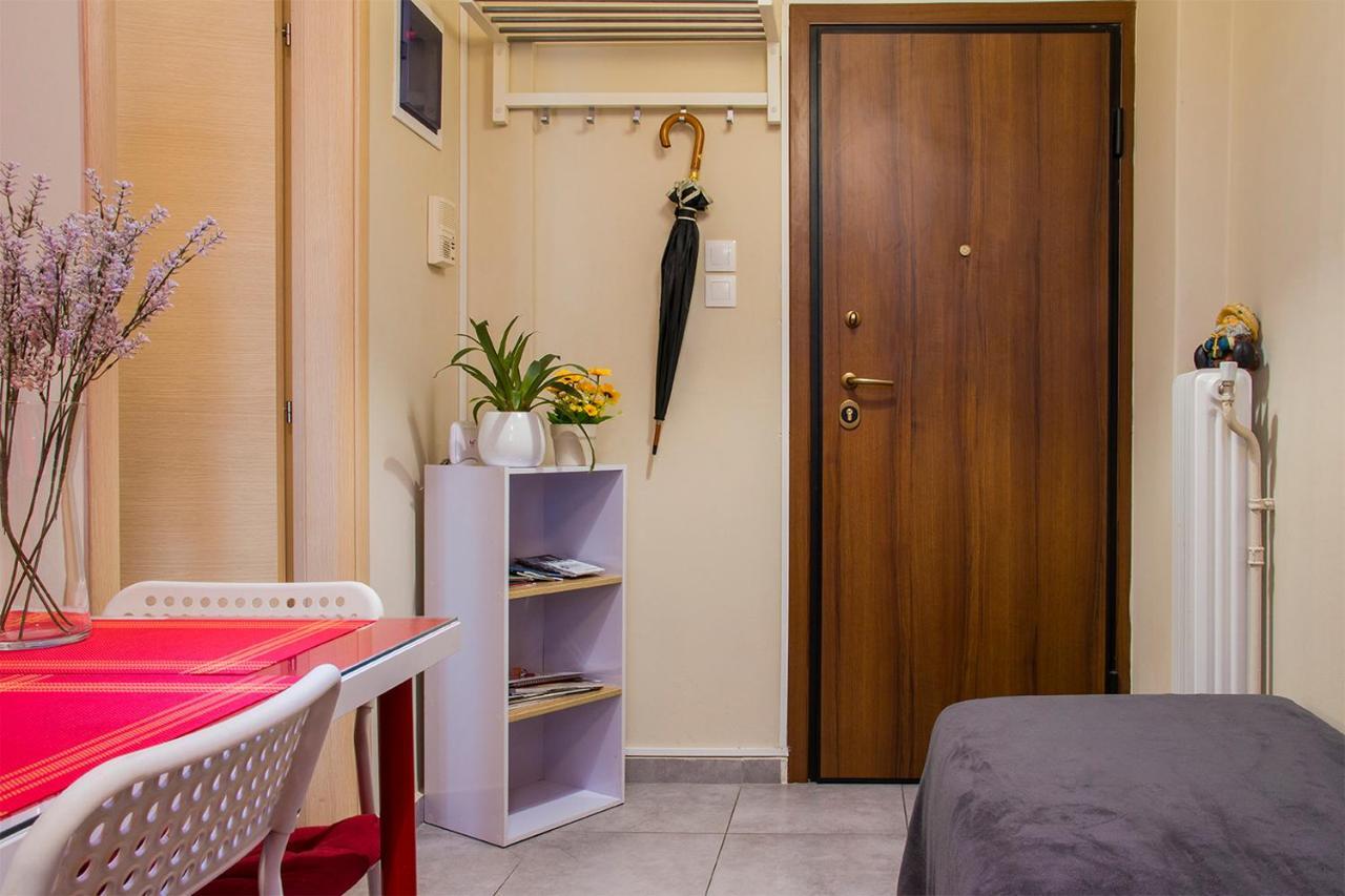 City Stay Close To The Metro A Charming Flat アテネ エクステリア 写真