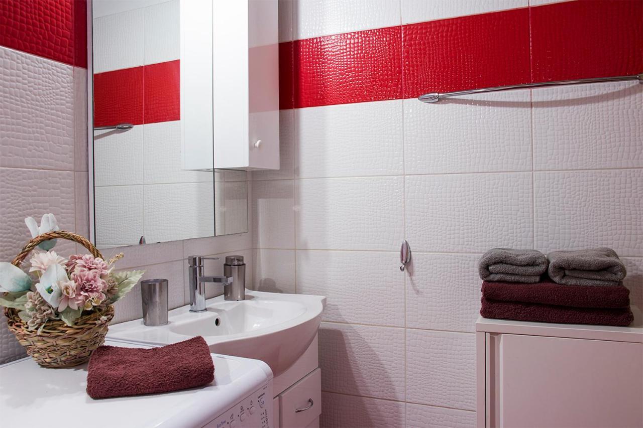 City Stay Close To The Metro A Charming Flat アテネ エクステリア 写真