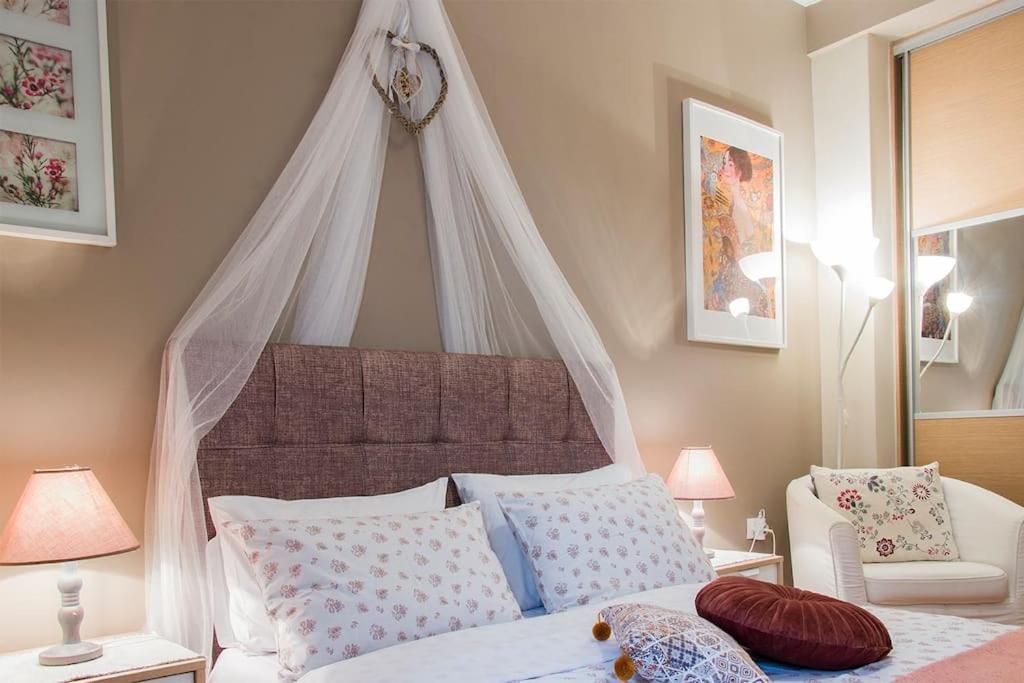 City Stay Close To The Metro A Charming Flat アテネ エクステリア 写真